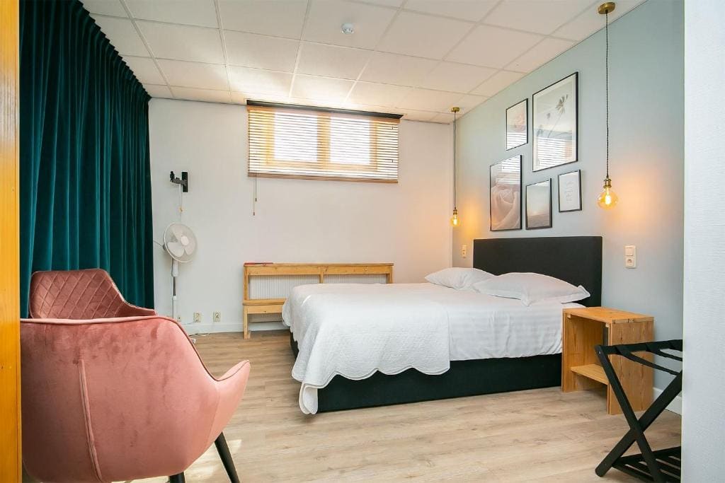 Double Room with Private Bathroom room - Image 2
