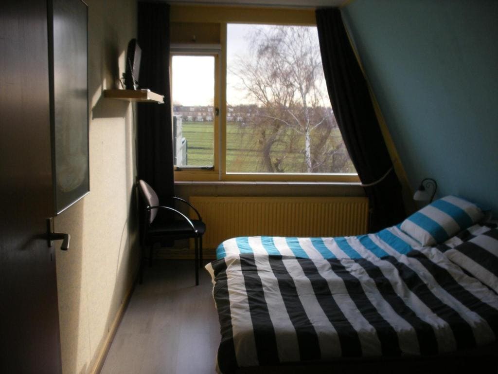 Family Room with Garden View room - Image 2