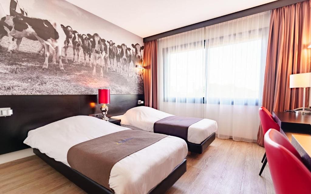 Deluxe Twin Room room - Image 2