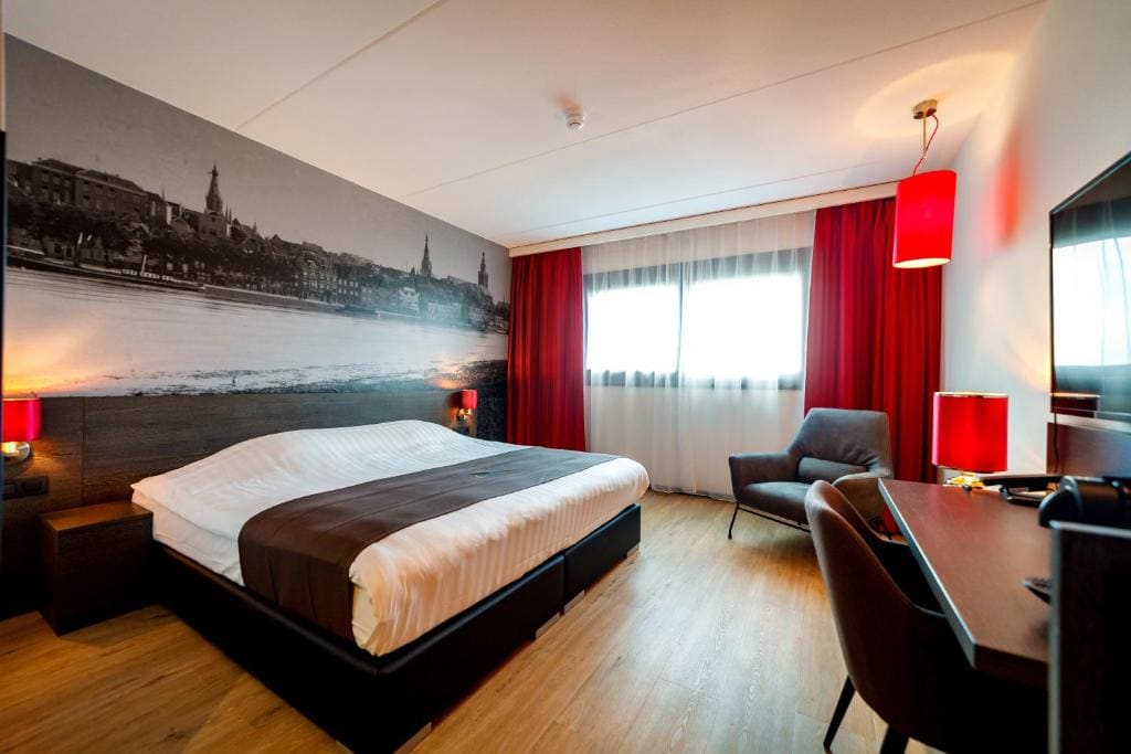 Deluxe King Room room - Image 1