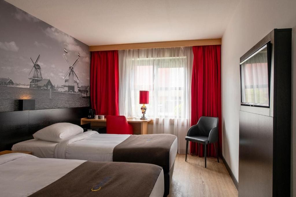 Deluxe King Room room - Image 1
