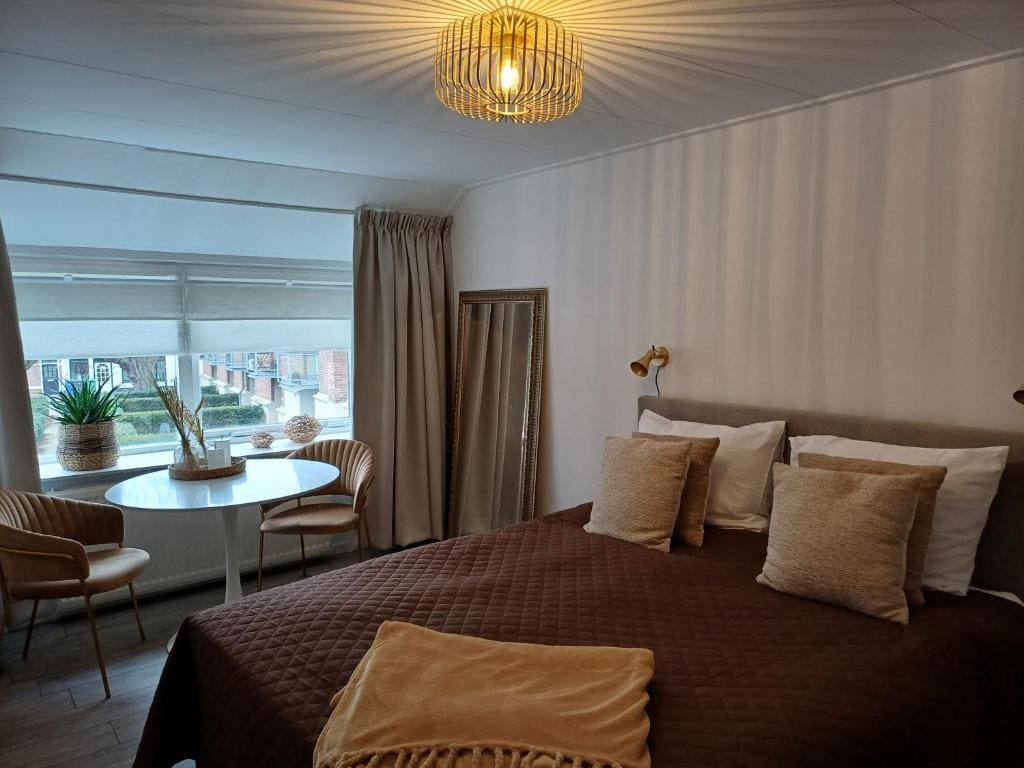 Quadruple Room with two bedrooms and Private Bathroom room - Image 2