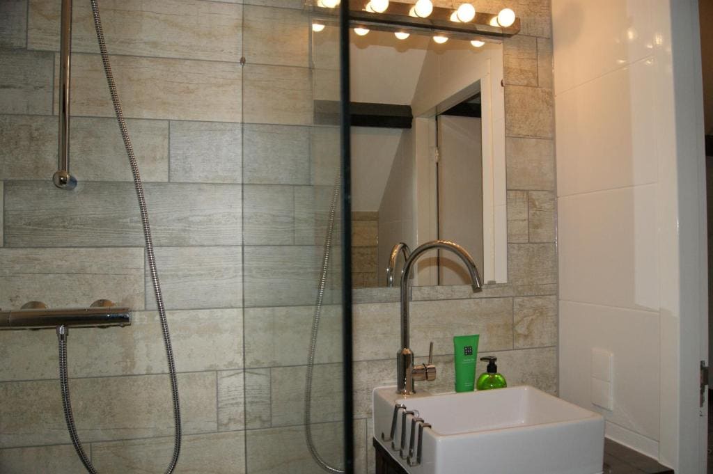 Family Room room - Image 3