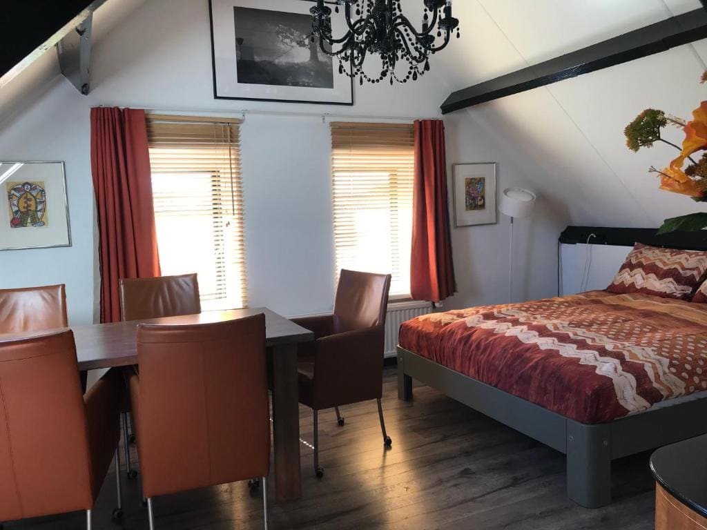 Family Room room - Image 1