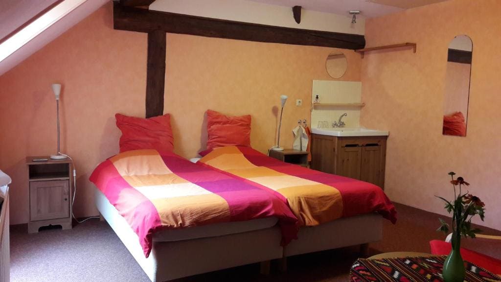 Double or Twin Room with Shared Bathroom room - Image 3