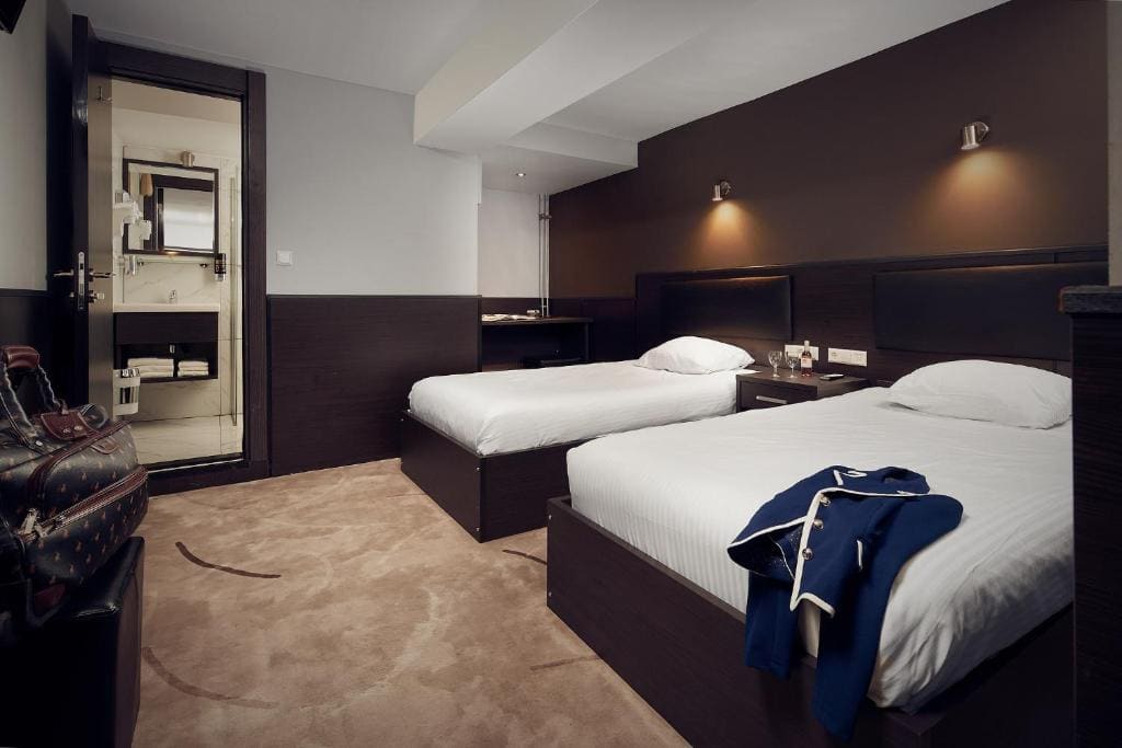 Twin Room without Window room - Image 3