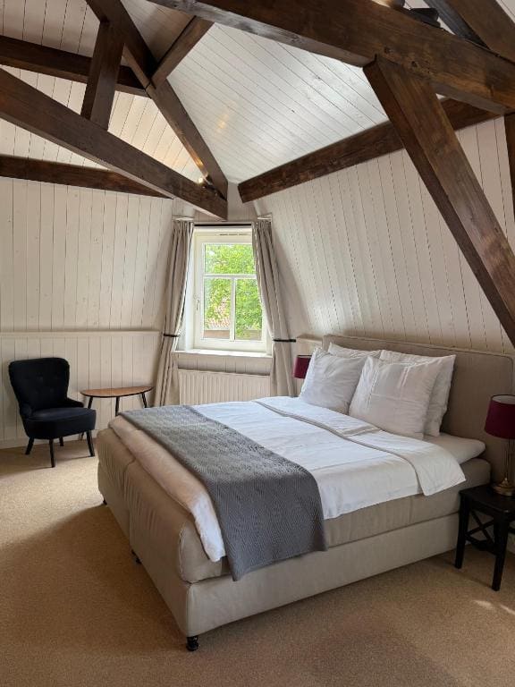 Deluxe Room room - Image 2