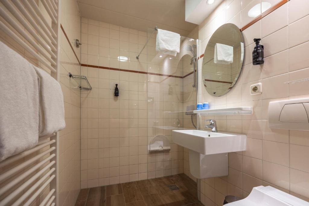 Double Room with Terrace room - Image 3