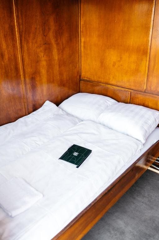 Double Room with Shared Bathroom room - Image 3