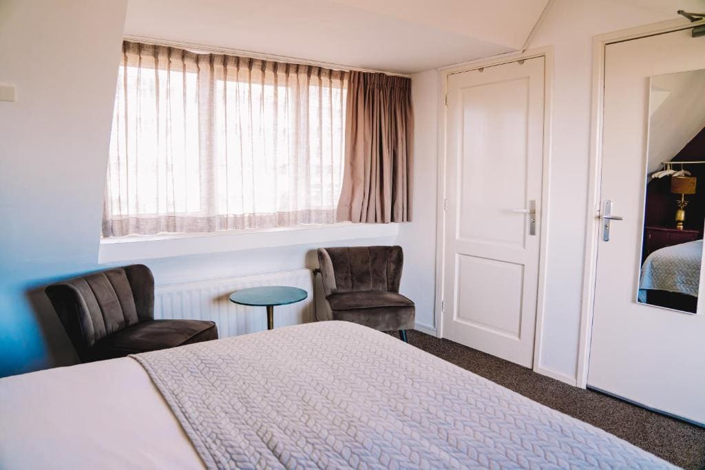 Superior Double Room room - Image 2