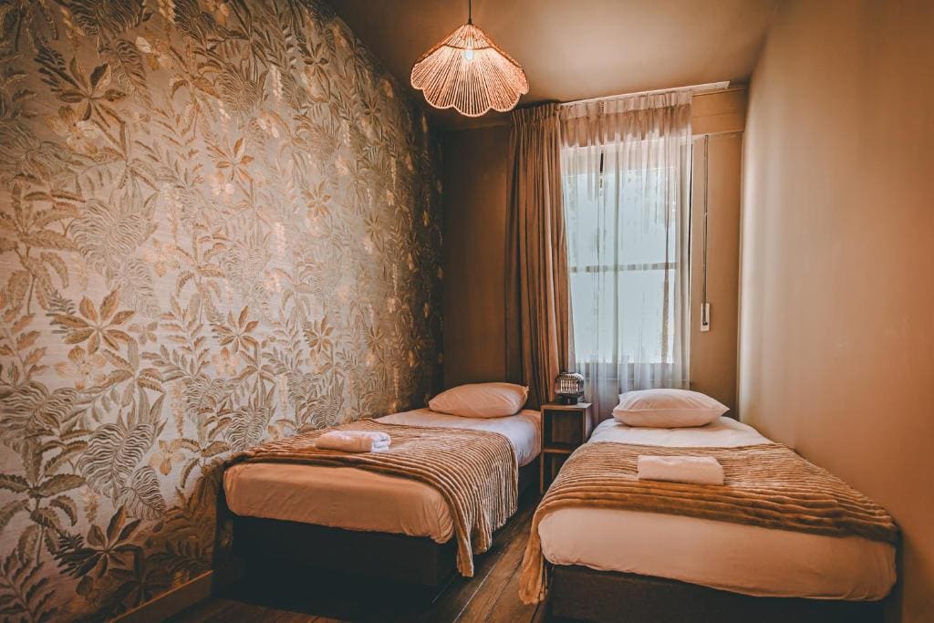 Deluxe Double Room with Bath room - Image 3