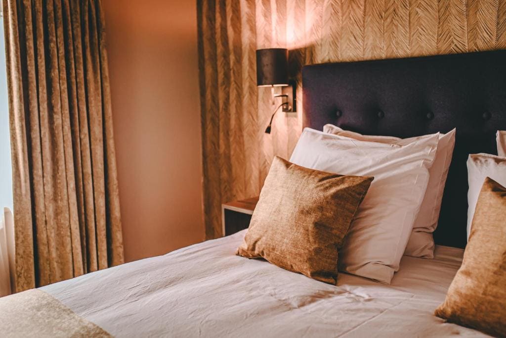 Deluxe Double Room with Bath room - Image 1