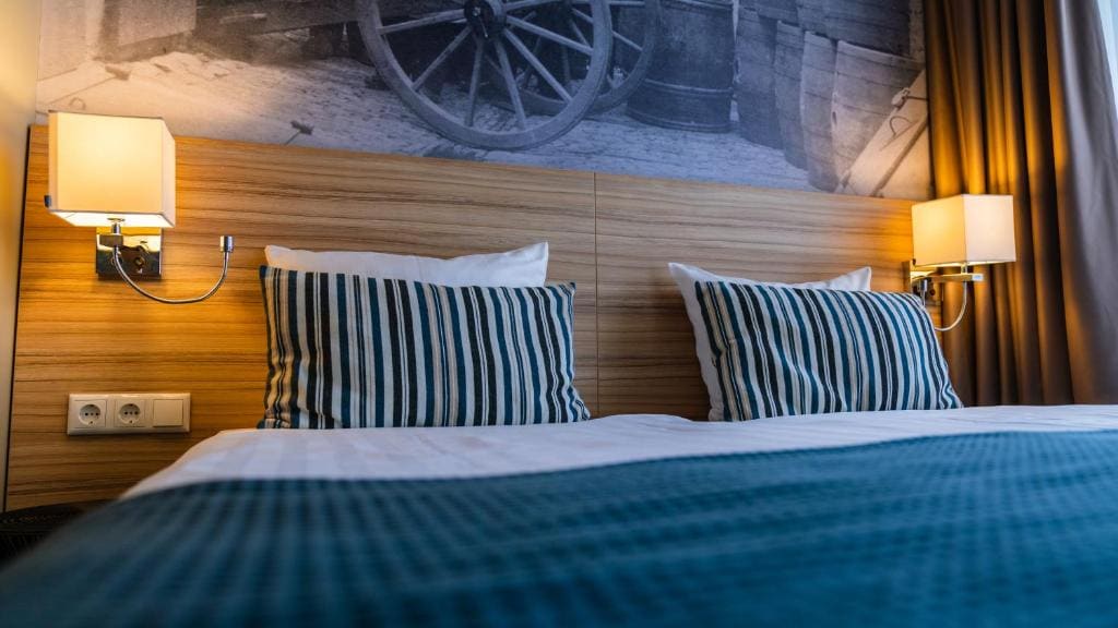 Standard Twin Room room - Image 3