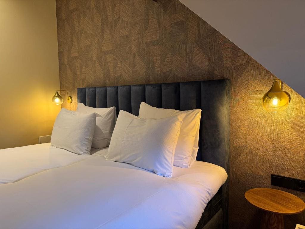 Deluxe King Room room - Image 3