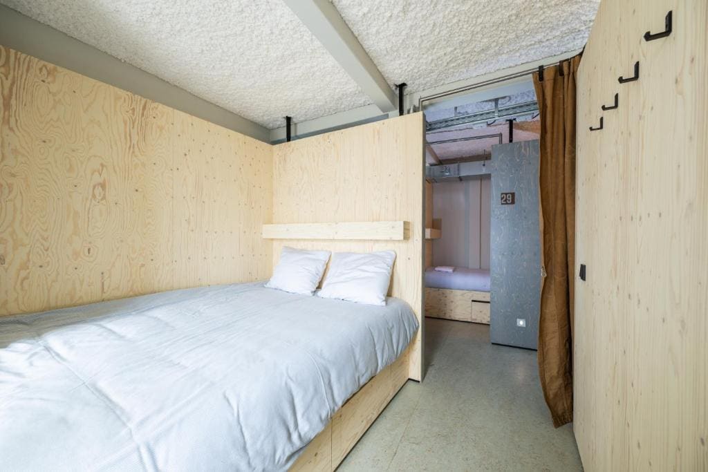 Double Bed in Mixed Dormitory Room room - Image 3