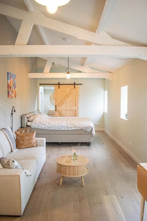 Deluxe Double Room with Shower room - Image 2