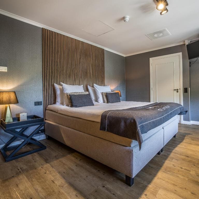 Family Room room - Image 1
