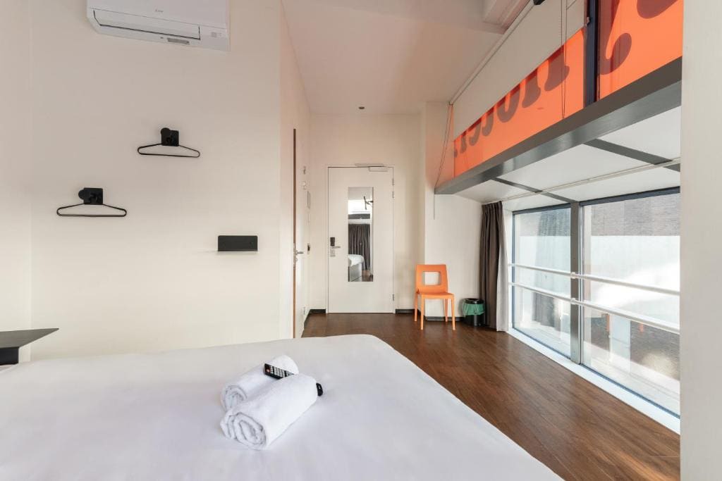 Small Double Room room - Image 3