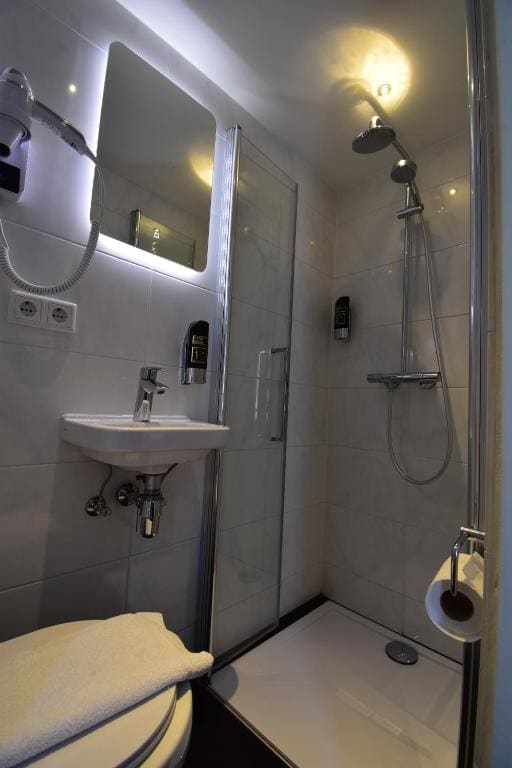 Small Double Room room - Image 2
