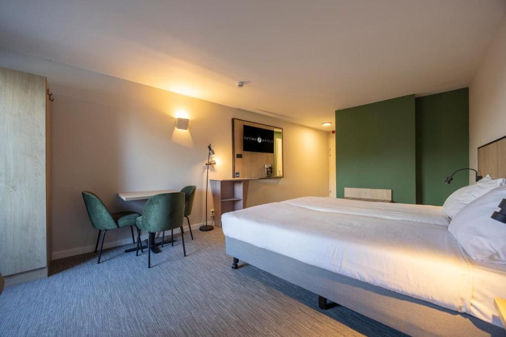 Small Double Room room - Image 3