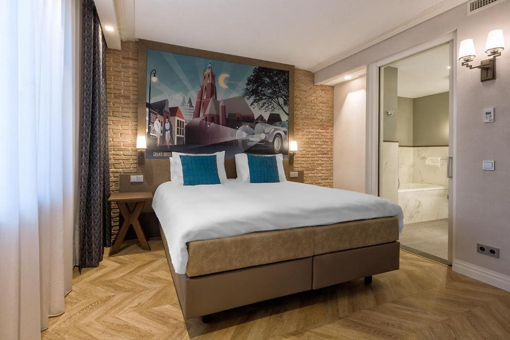 Executive Suite room - Image 1