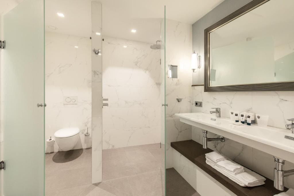 Executive Suite room - Image 3