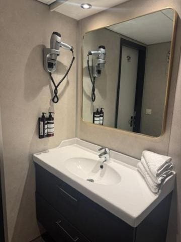 Comfortable Double Room room - Image 3