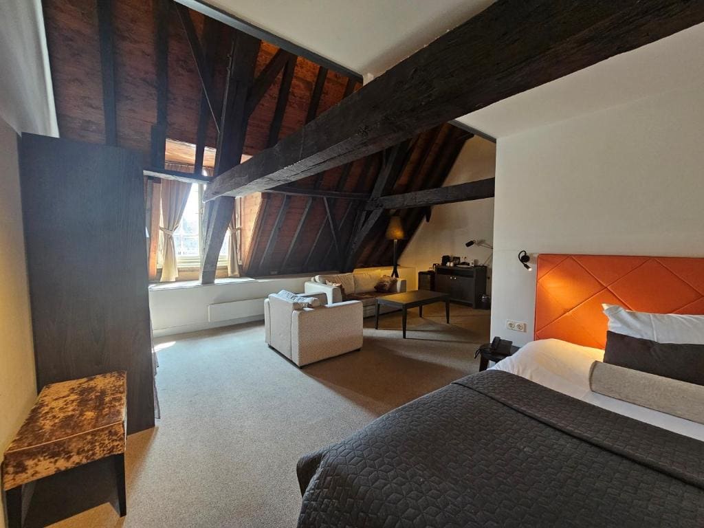 Suite room - Image 1