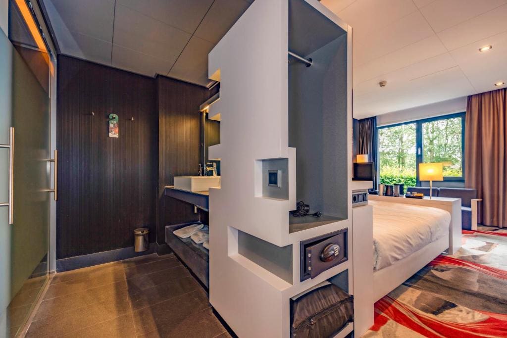 Deluxe Double Room with Balcony room - Image 1