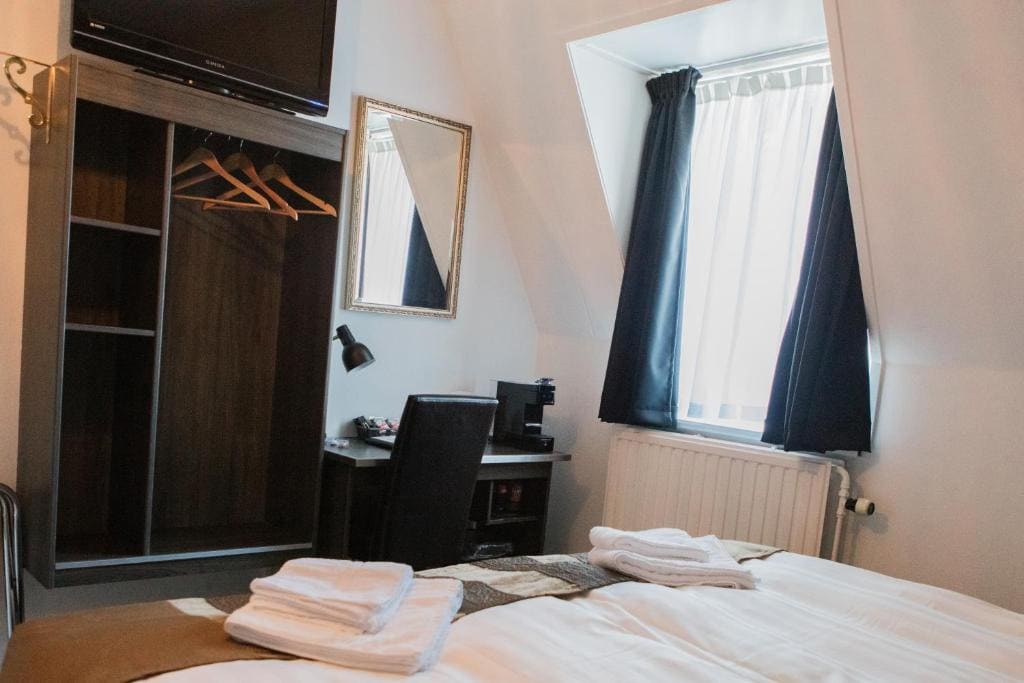 Standard Twin Room room - Image 2