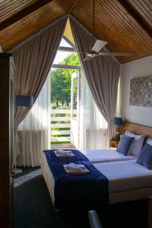 Deluxe Double Room room - Image 2