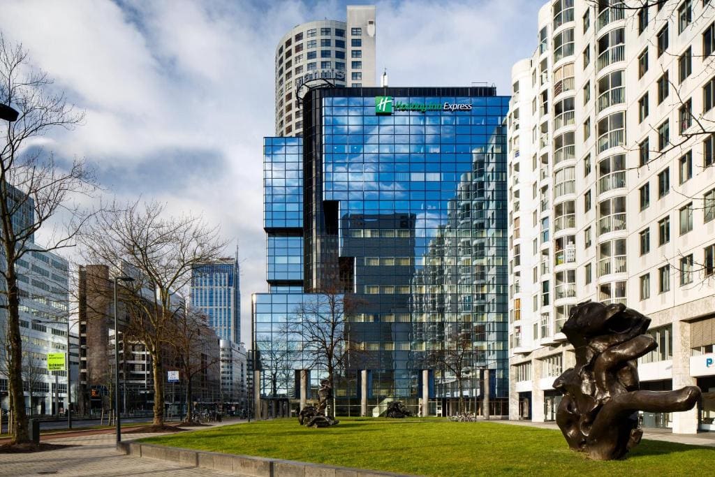 Standard Double Room with City View - High Floor room - Image 2