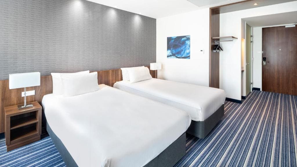 Standard Twin Room with Two Single Beds room - Image 1