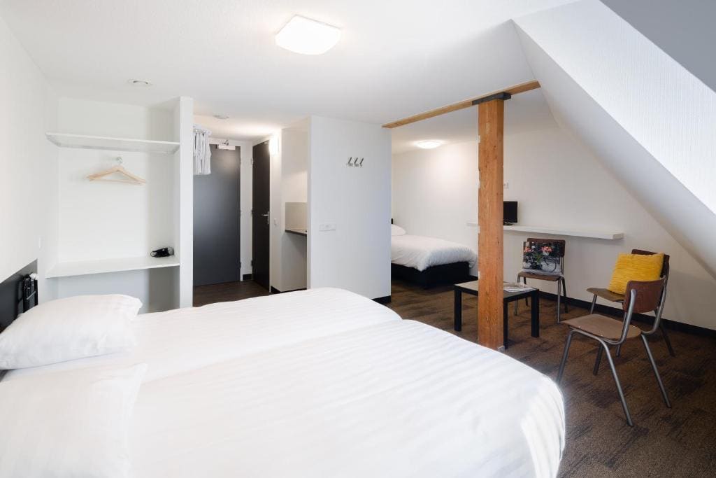 Triple Room with Private Bathroom room - Image 2