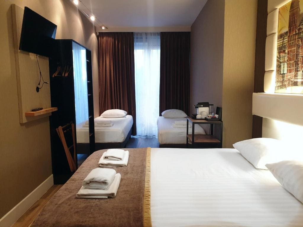 Quadruple Room room - Image 2
