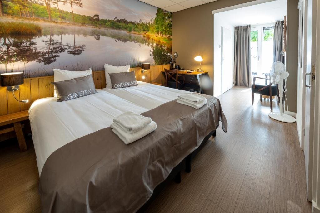 Double Room with Garden View room - Image 2
