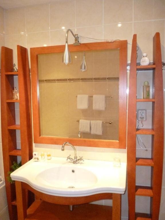 One-Bedroom Apartment room - Image 2