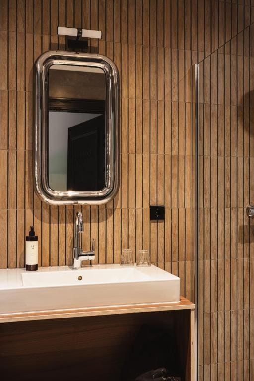 Small Double or Twin Room room - Image 3