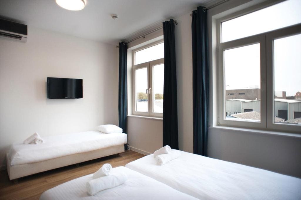 Standard Triple Room room - Image 3