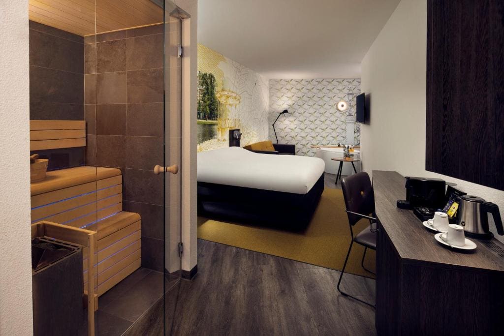 Suite room - Image 1