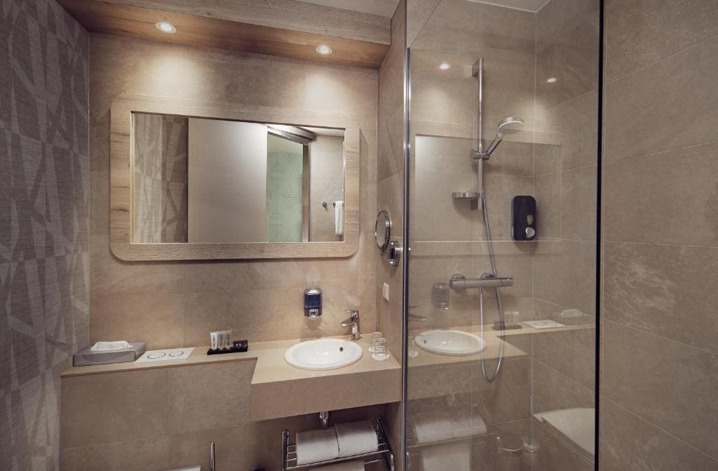 City Twin room - Image 2