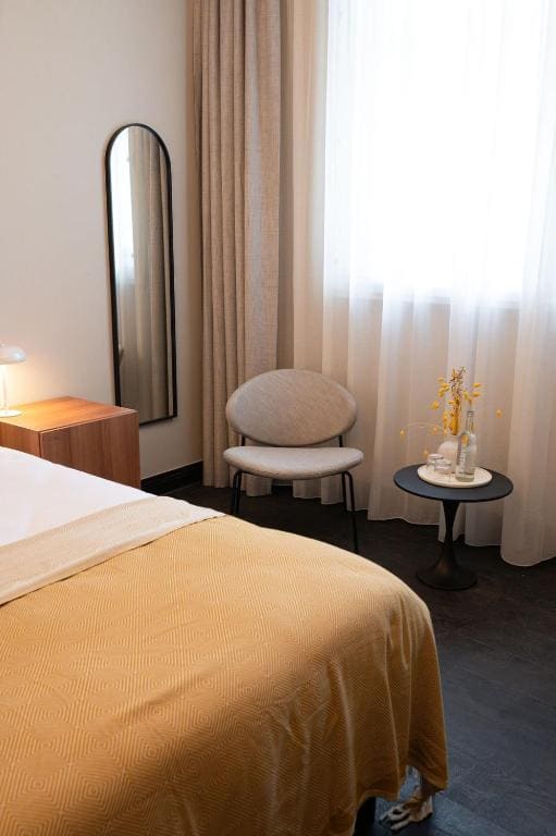 Deluxe Room room - Image 2