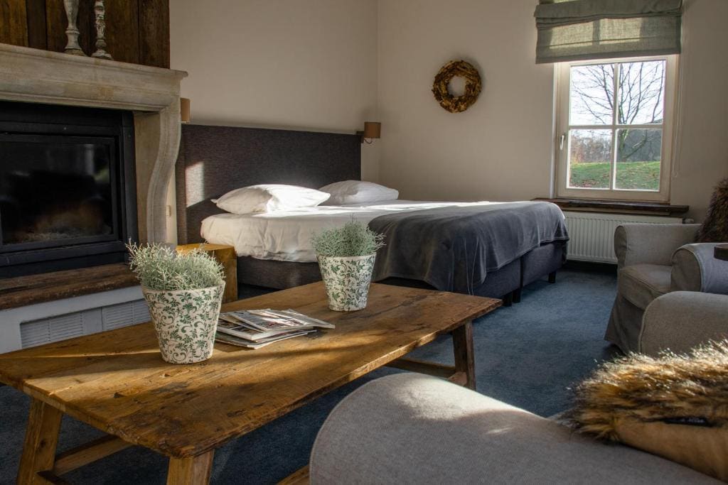 Superior Quadruple Room room - Image 1
