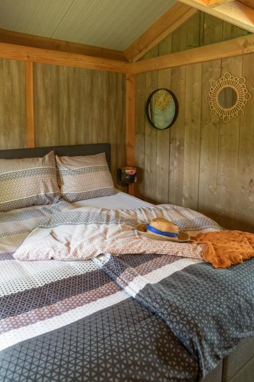 Three-Bedroom Holiday Home room - Image 1