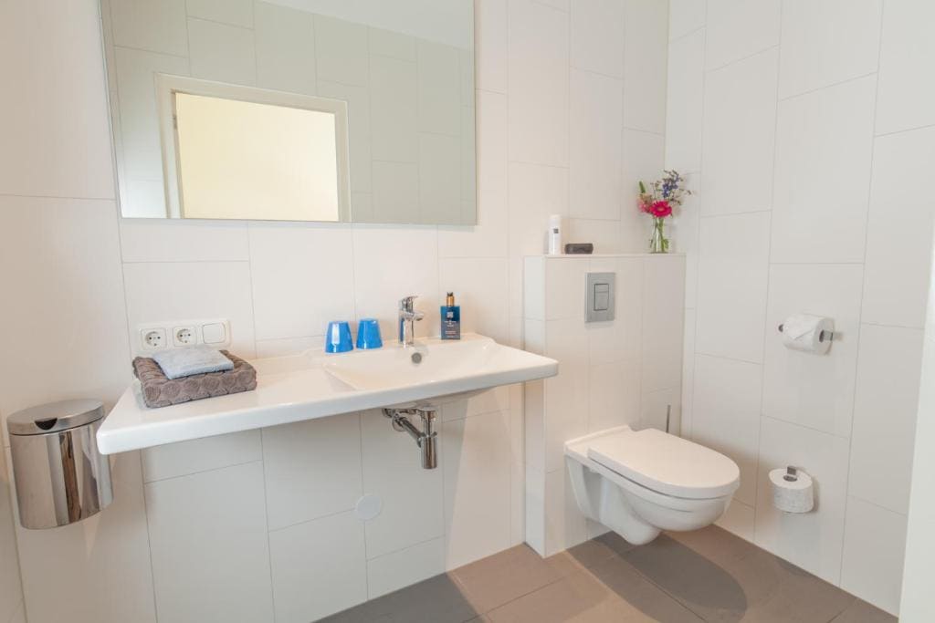 Double Room with Garden View room - Image 2