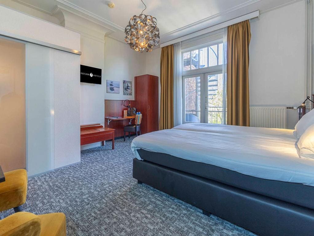 Small Double Room room - Image 2