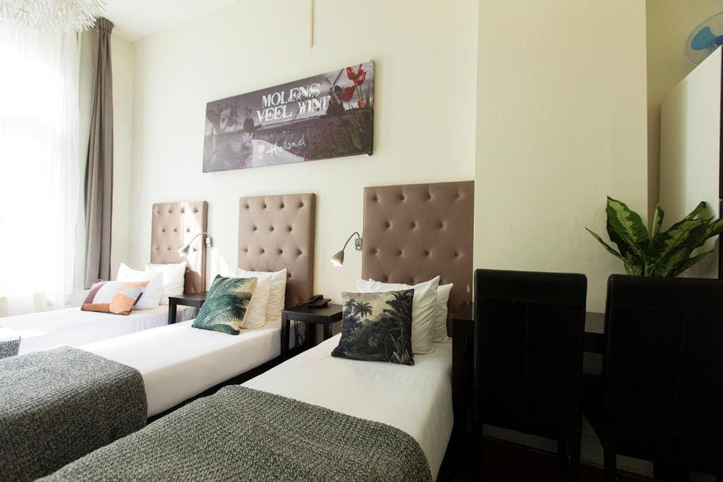 Standard Twin Room room - Image 2