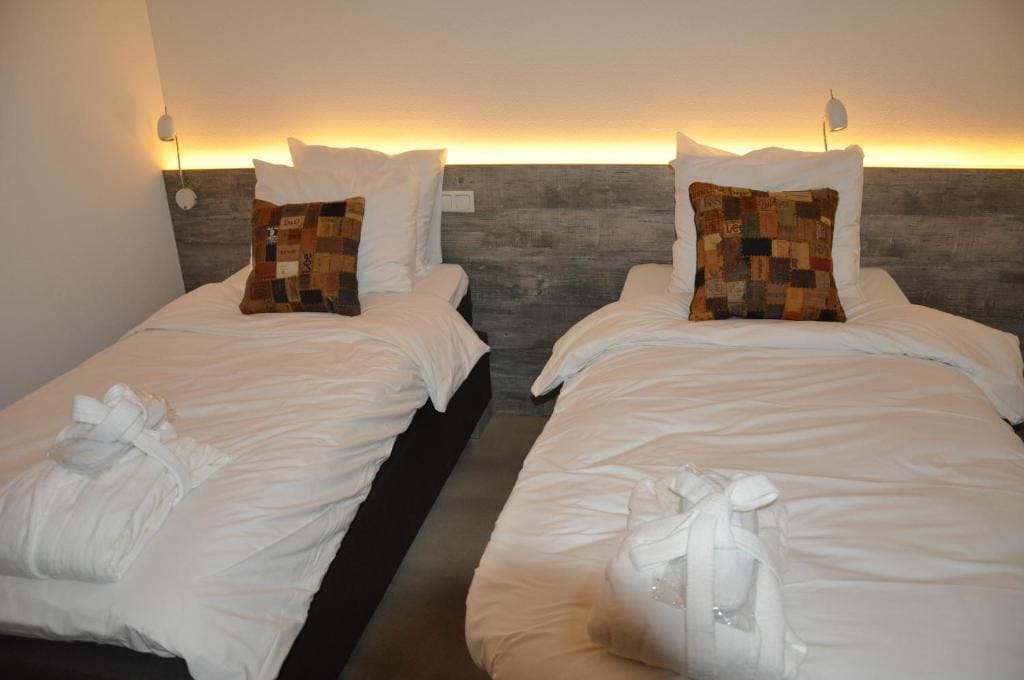 Comfort Twin Room room - Image 3