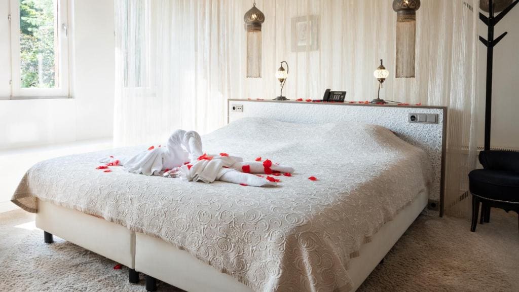 Bridal Suite room - Image 3