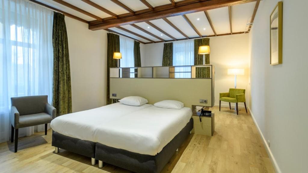 Family Room room - Image 1